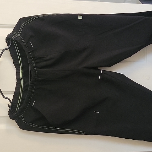 Scrub Set - Picture 4 of 7